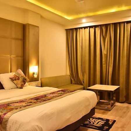 Hotel Deep Kanpur Exterior photo