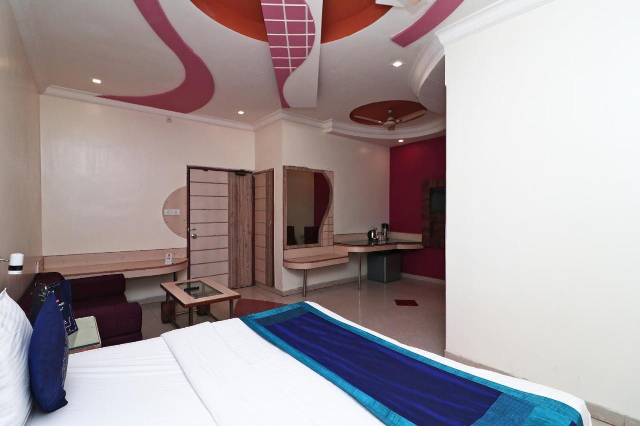 Hotel Deep Kanpur Exterior photo