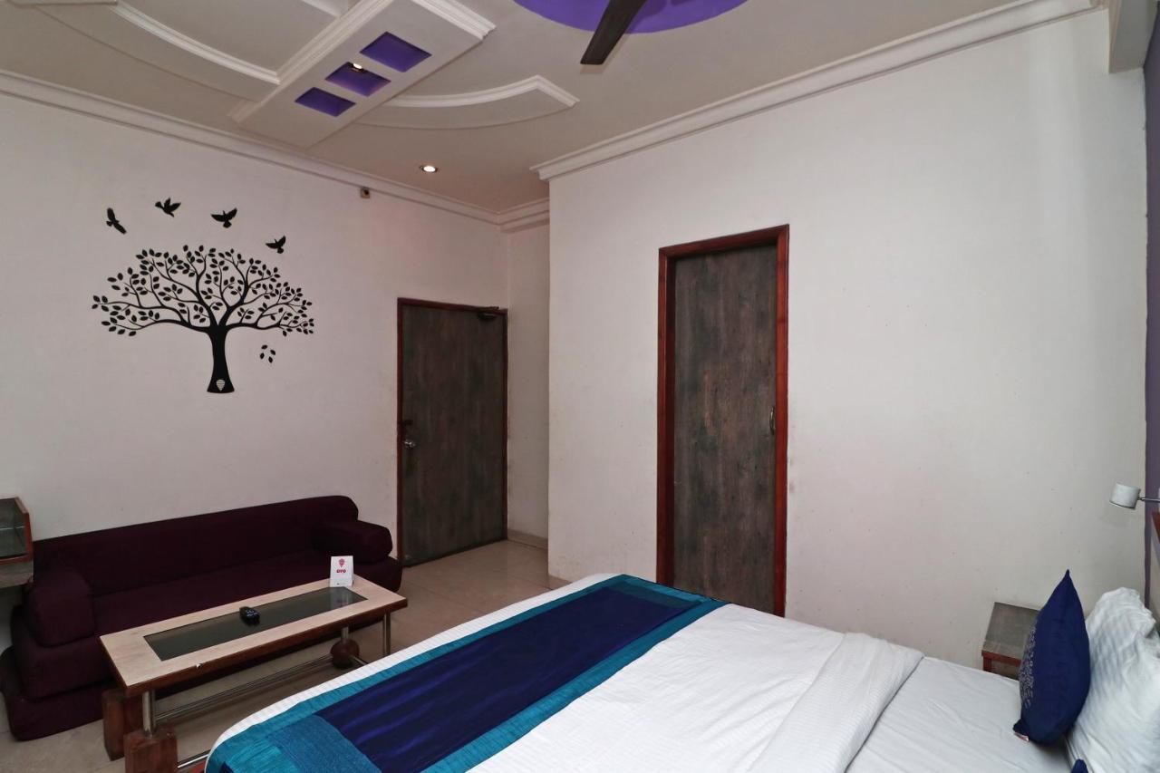 Hotel Deep Kanpur Exterior photo