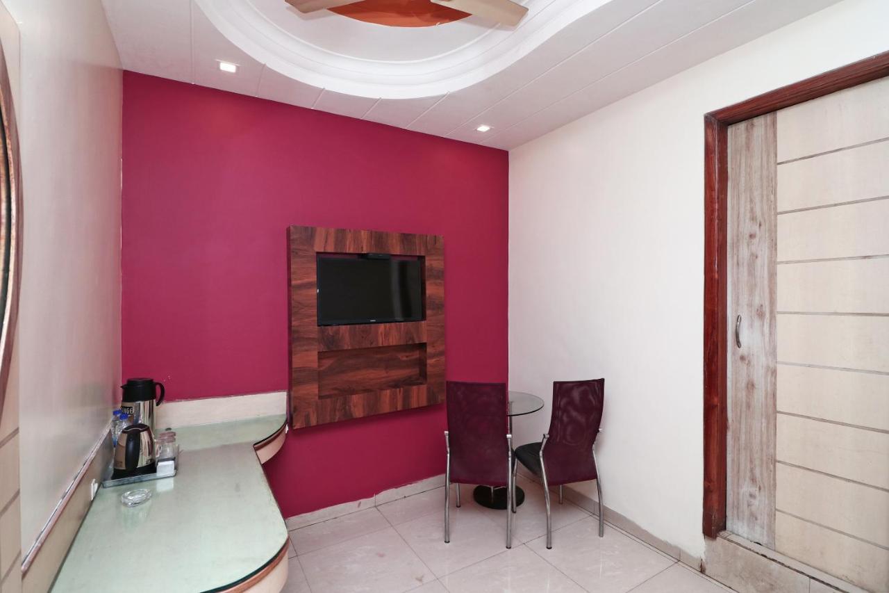 Hotel Deep Kanpur Exterior photo