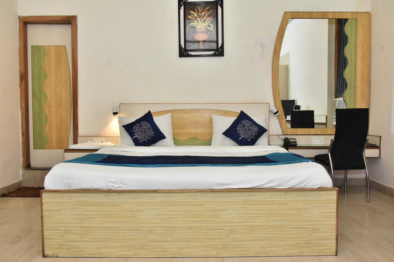 Hotel Deep Kanpur Exterior photo