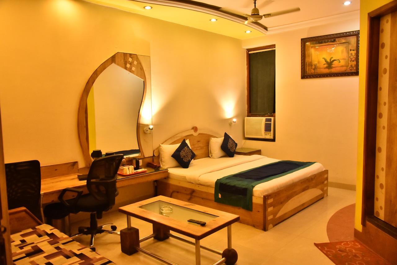 Hotel Deep Kanpur Exterior photo