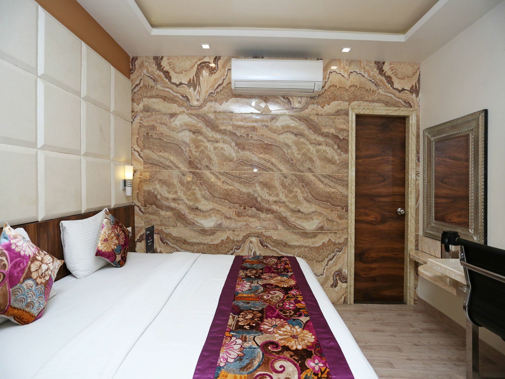 Hotel Deep Kanpur Exterior photo